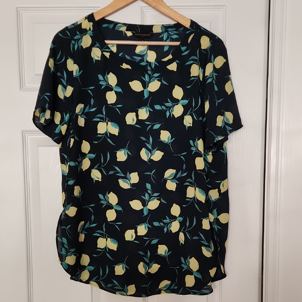 Banana Republic Tunic blouse Size Medium